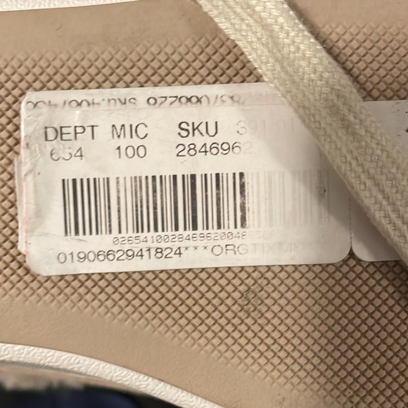 Michael Kors Sneakers, Size 6 - Picture 10 of 10